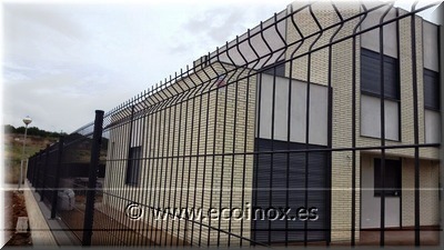 Tancament  panell rígid 1 m d'alçada color OXIRON